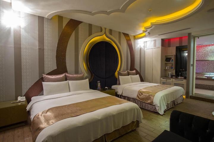 Room 21 of 50