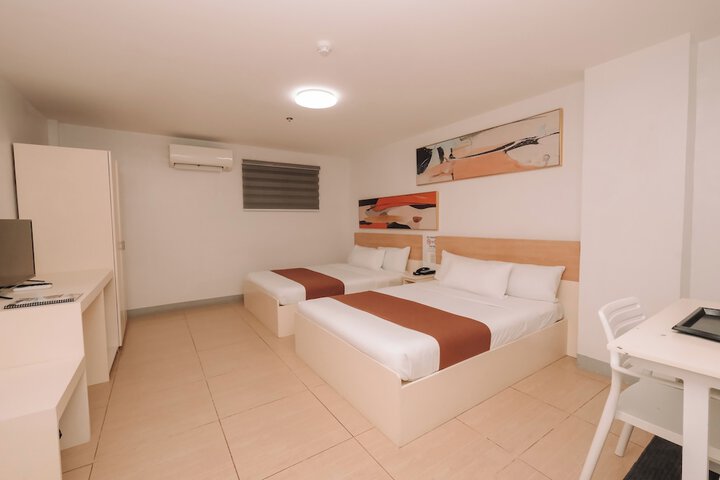 Room 11 of 27