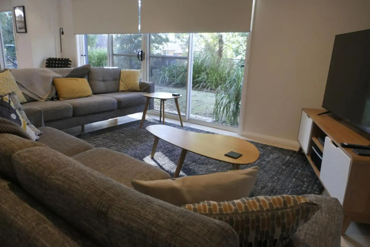 Room 4 of 10