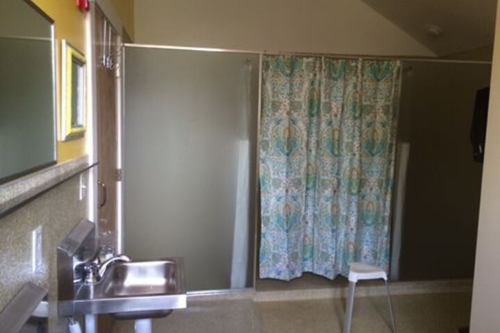 Room 13 of 48