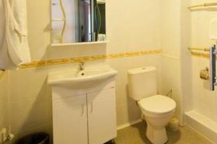 Room 2 of 5