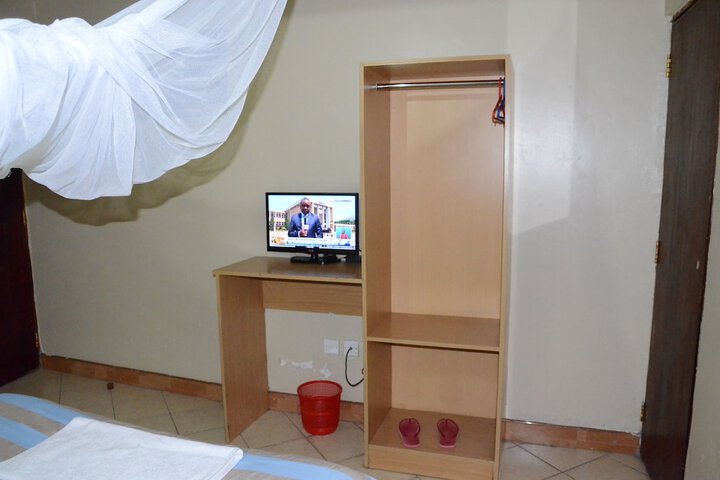 Room 4 of 29