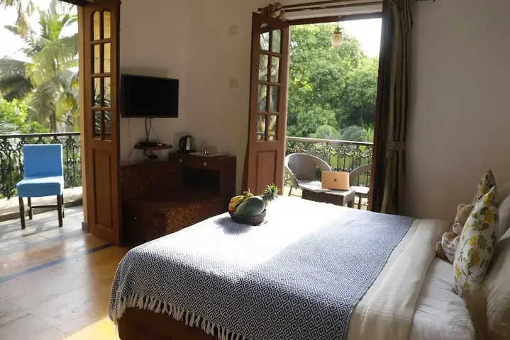 Room 3 of 18