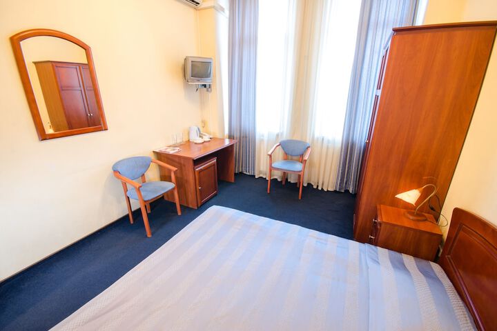 Room 17 of 60