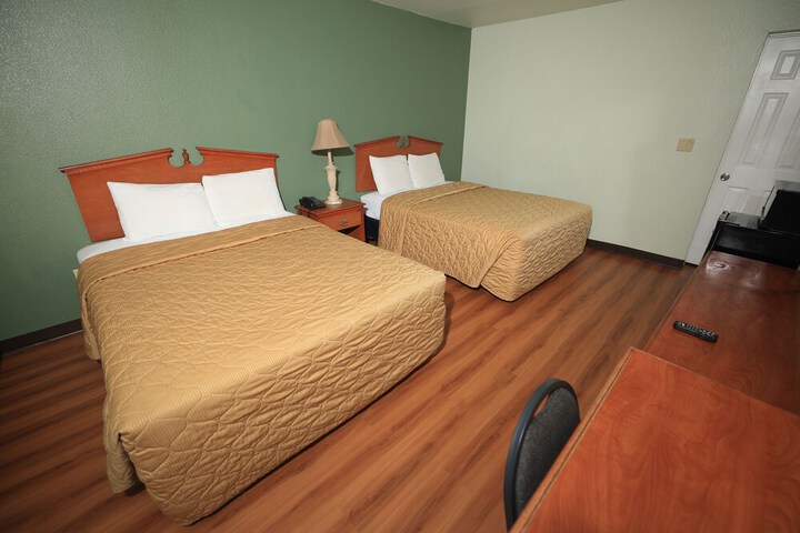 Room 13 of 28