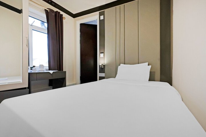 Room 42 of 83