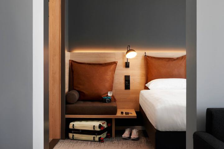 Room 8 of 31