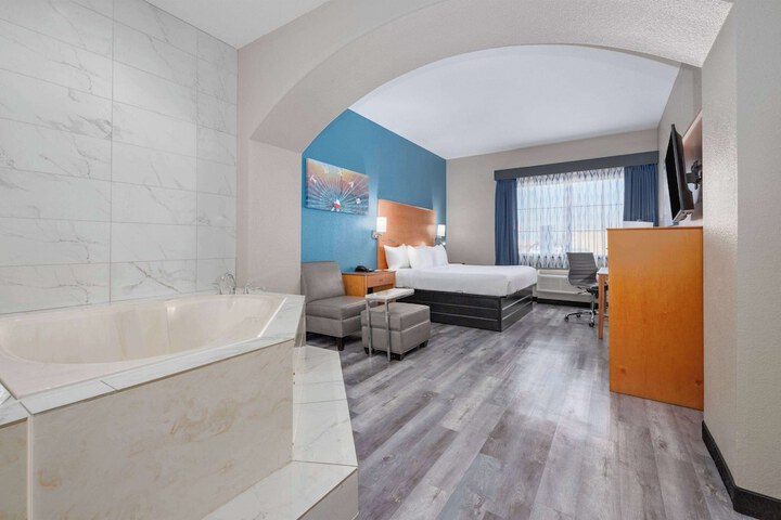 Jetted tub