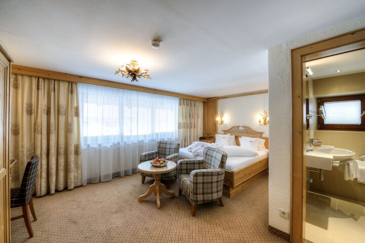 Room 10 of 37