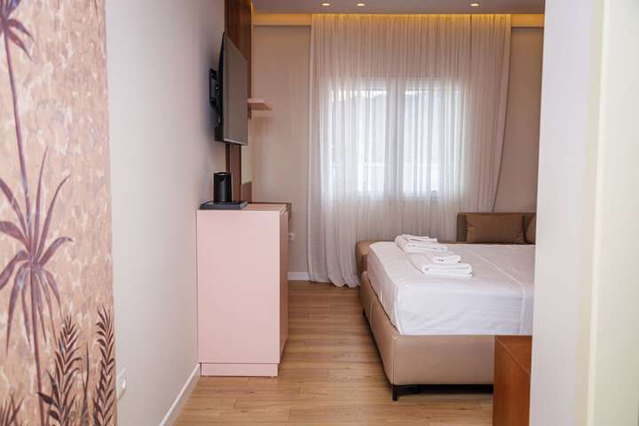 Room 80 of 120