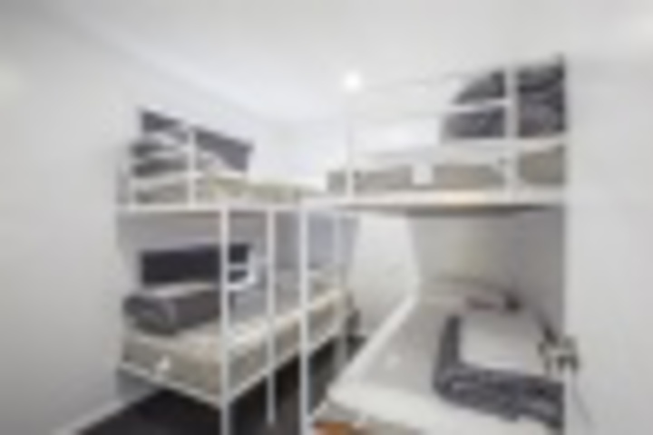Room 208 of 876