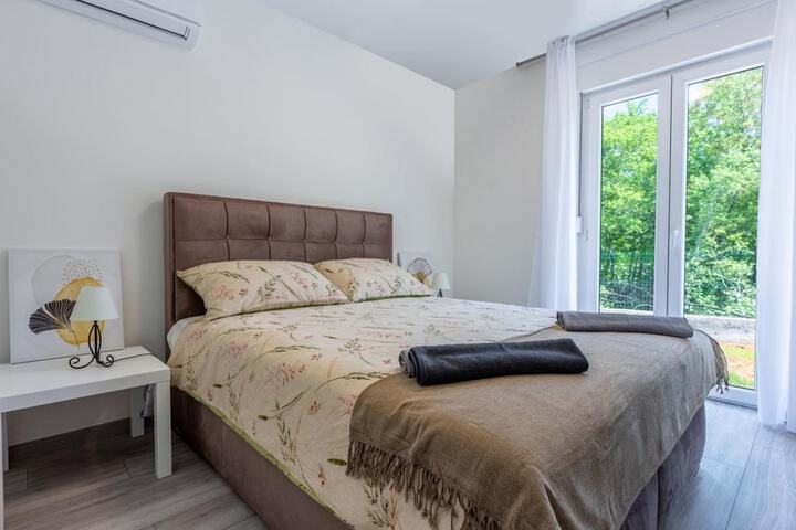 Room 7 of 26