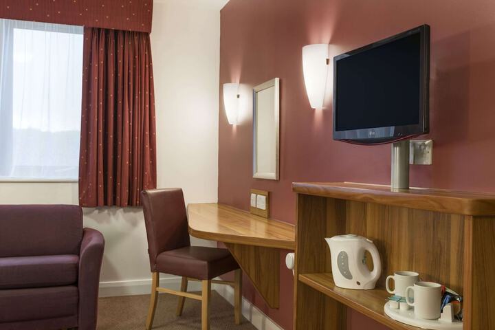 Room 9 of 20