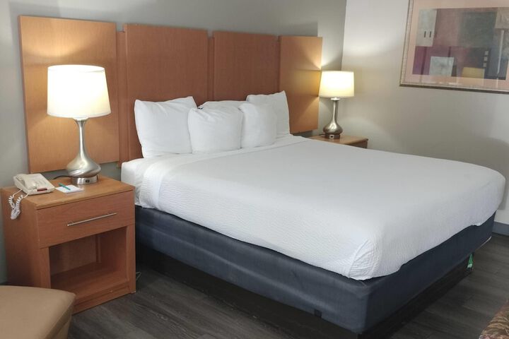 Room 56 of 190