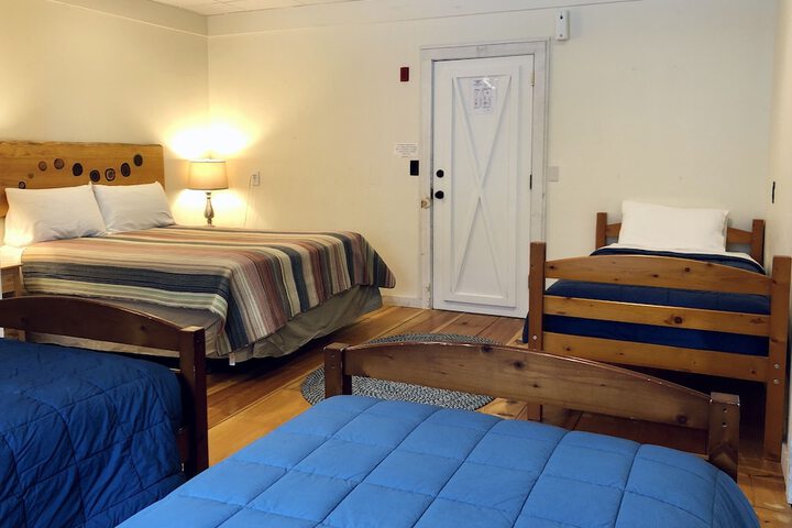 Room 37 of 77