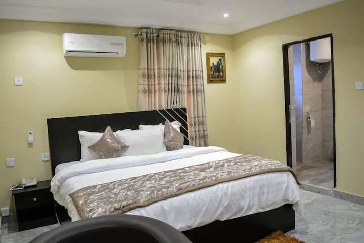 Room 4 of 50