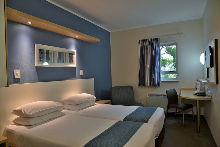 Room 8 of 16