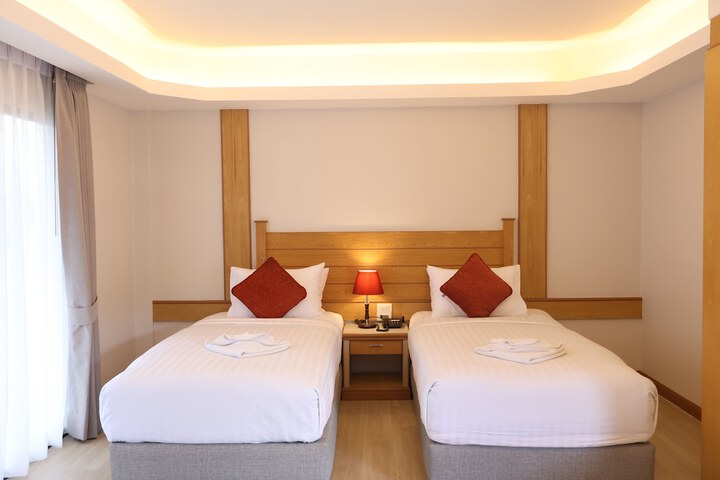 Room 35 of 66
