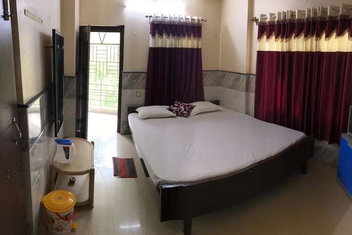 Room 4 of 5