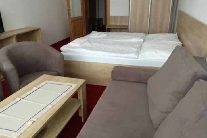 Room 17 of 61