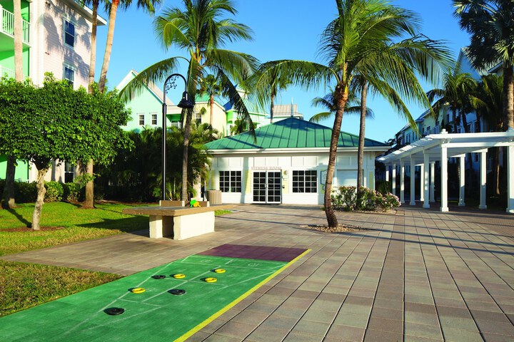 Hotel Exterior 70 of 74