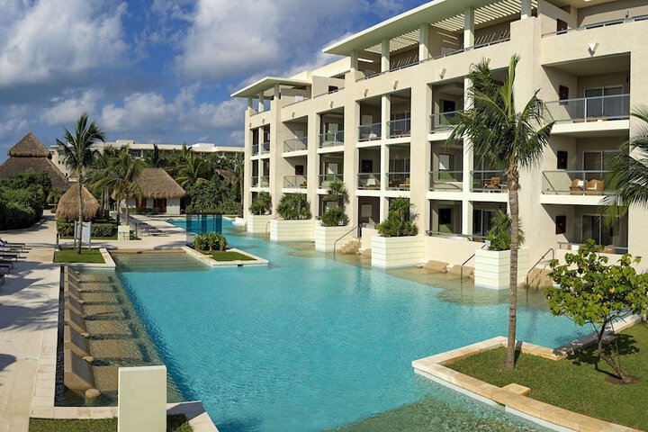 Pool 73 of 196
