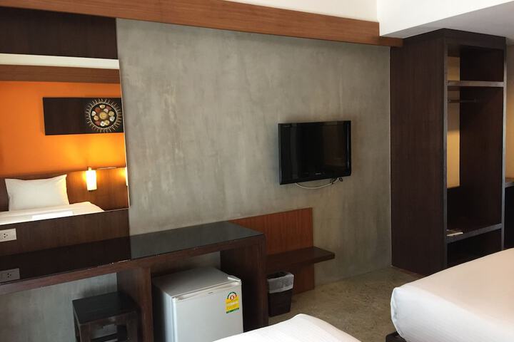 Room 13 of 48
