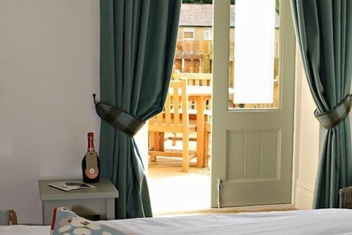Room 25 of 61