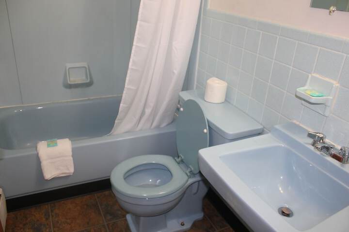 Room 5 of 13