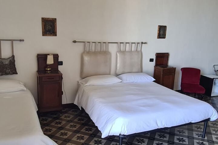 Room 9 of 24
