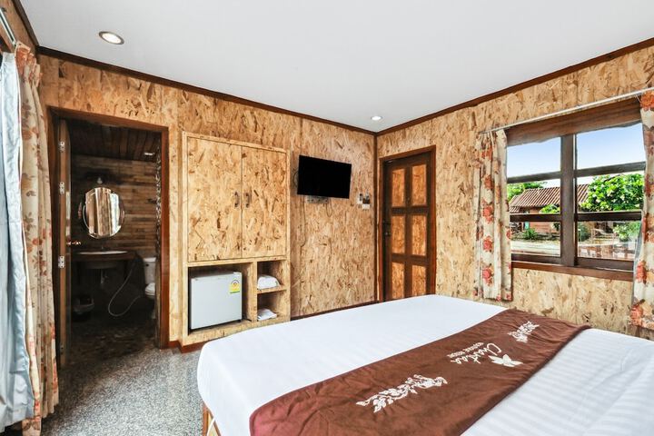 Room 11 of 30