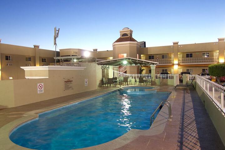 Pool 9 of 15