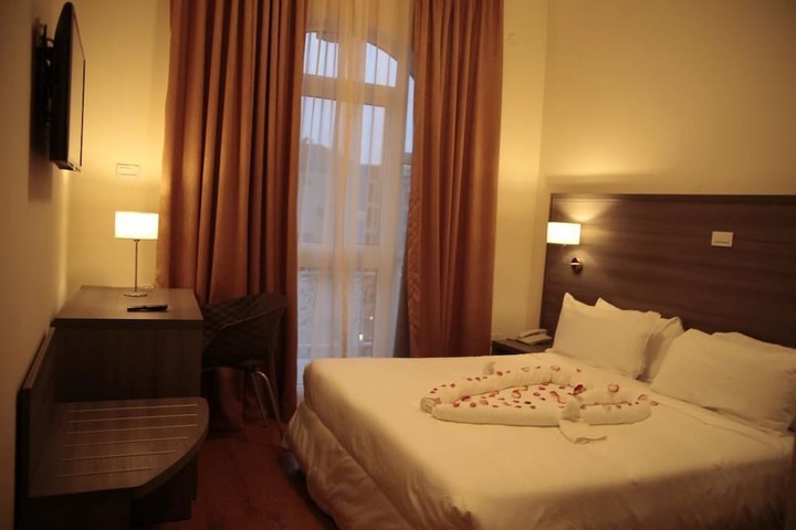 Room 25 of 41
