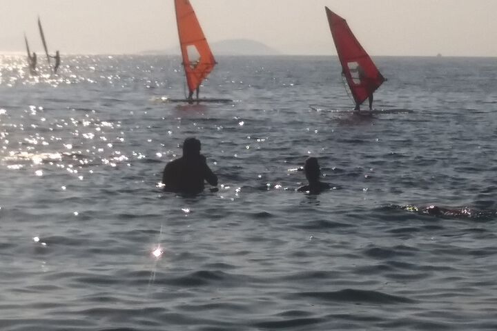 Surfing/boogie boarding