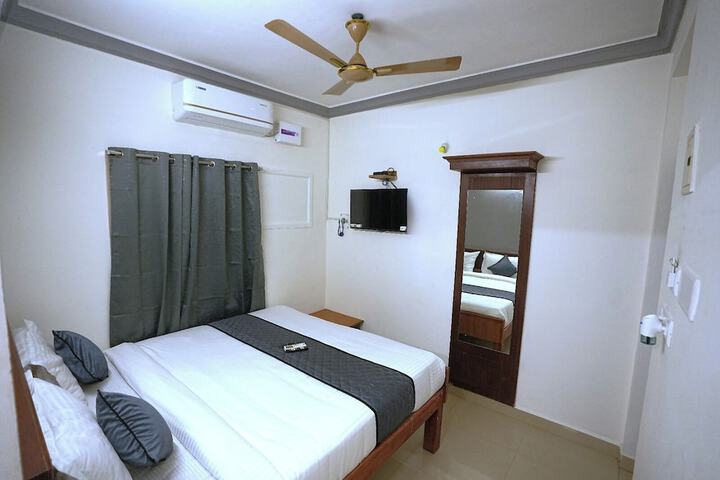 Room 8 of 17