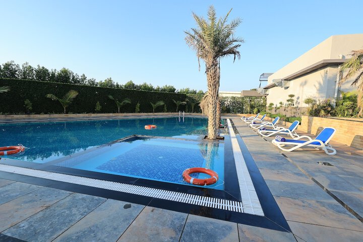 Pool 69 of 75