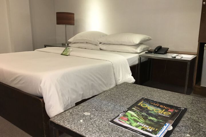 Room 15 of 52
