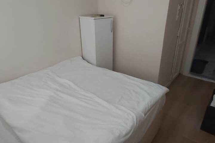 Room 18 of 73