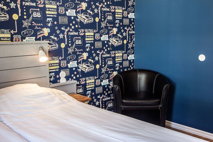 Room 10 of 64