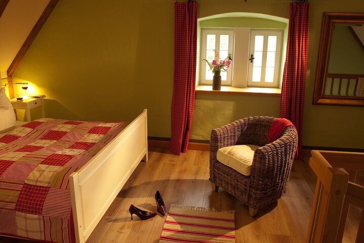Room 5 of 125