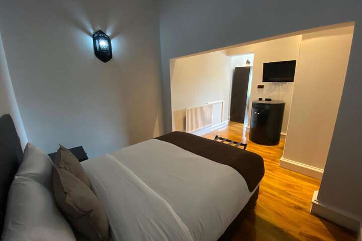 Room 26 of 86