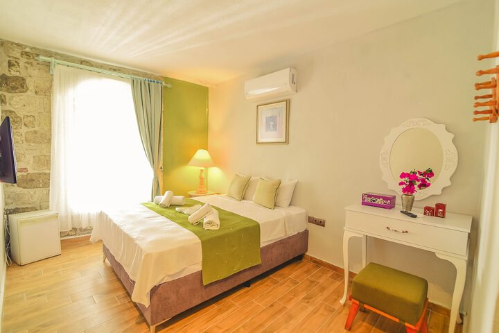 Room 13 of 50