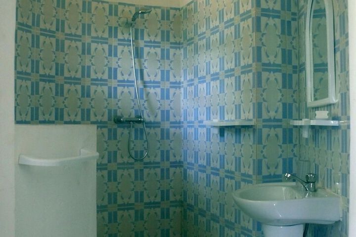 Room 10 of 17