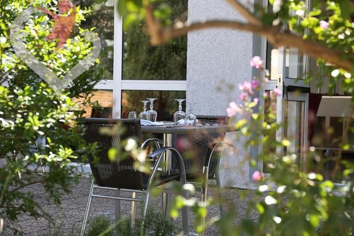 Dining 19 of 19