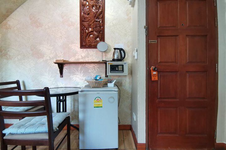 Room 16 of 90