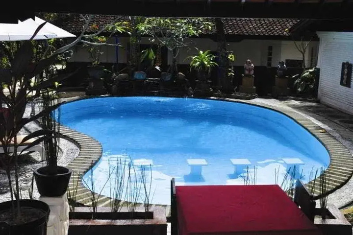 Pool 7 of 11