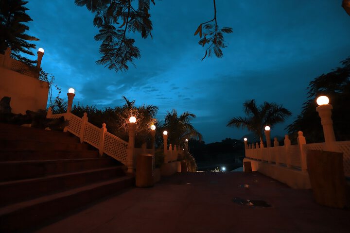 Hotel Exterior 44 of 48