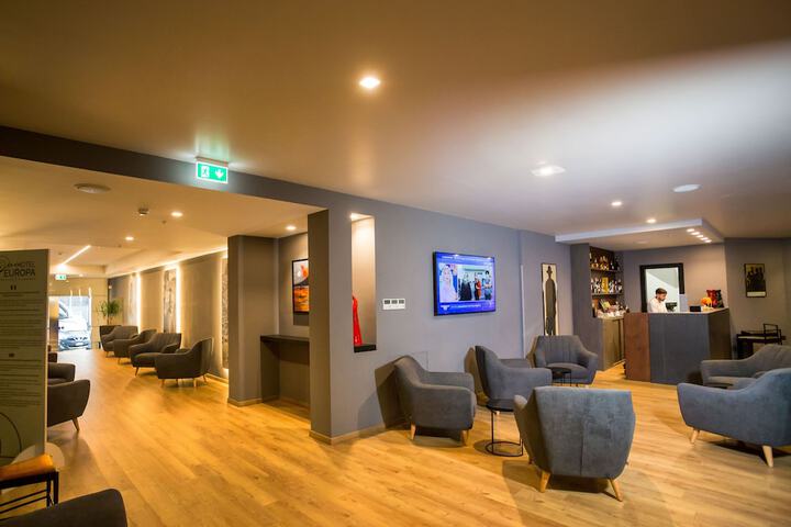 Guest Lobby