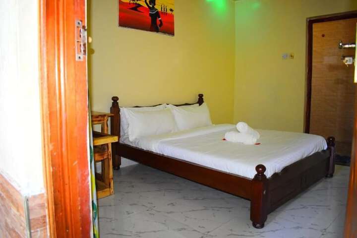 Room 6 of 37
