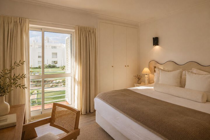 Room 2 of 78